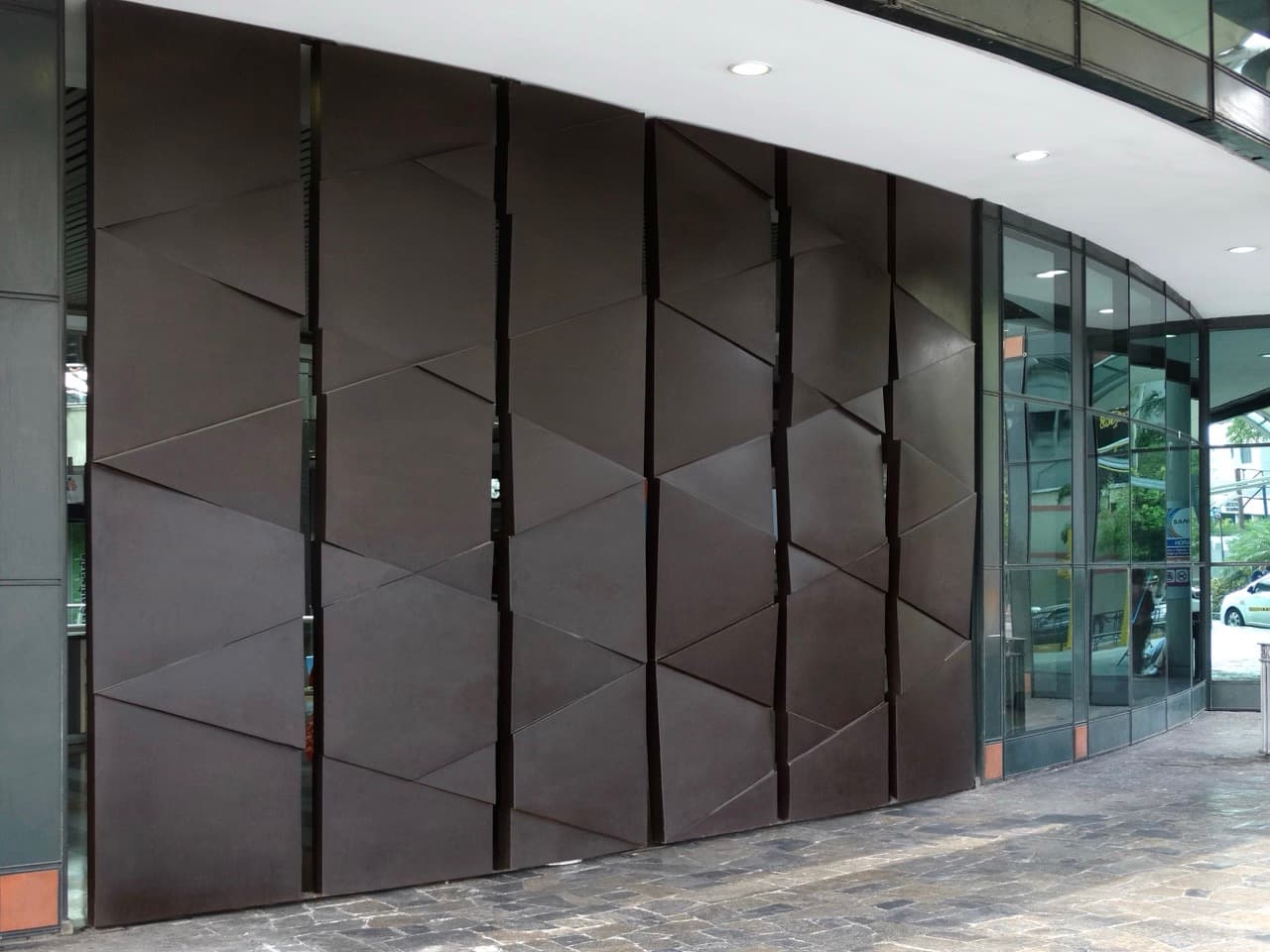 Puerta del Centro Comercial Sambil