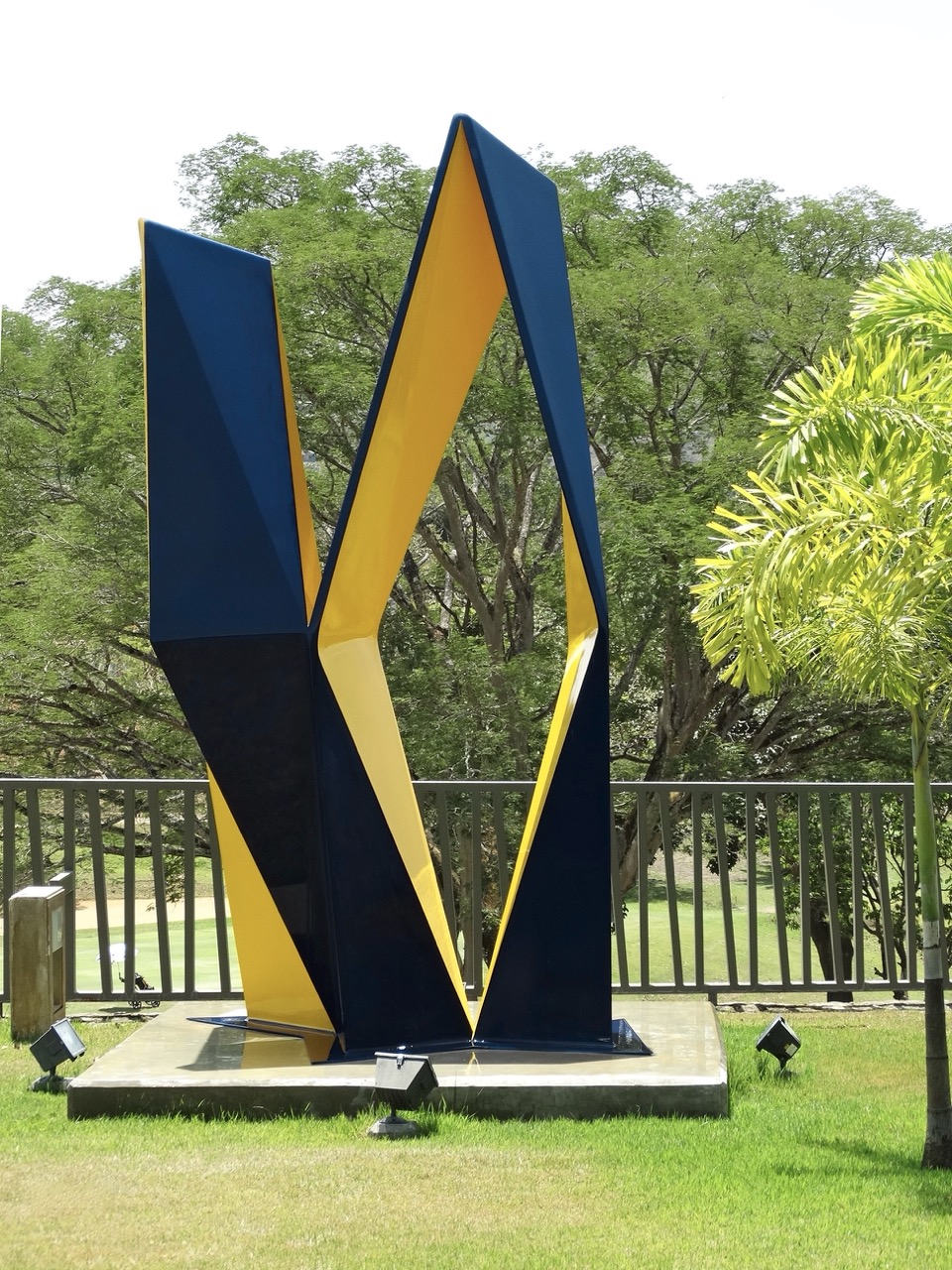 Anillos, de la serie Tensión (2013), Venezuela, escultura de William Barbosa — fotografía 2 de 6