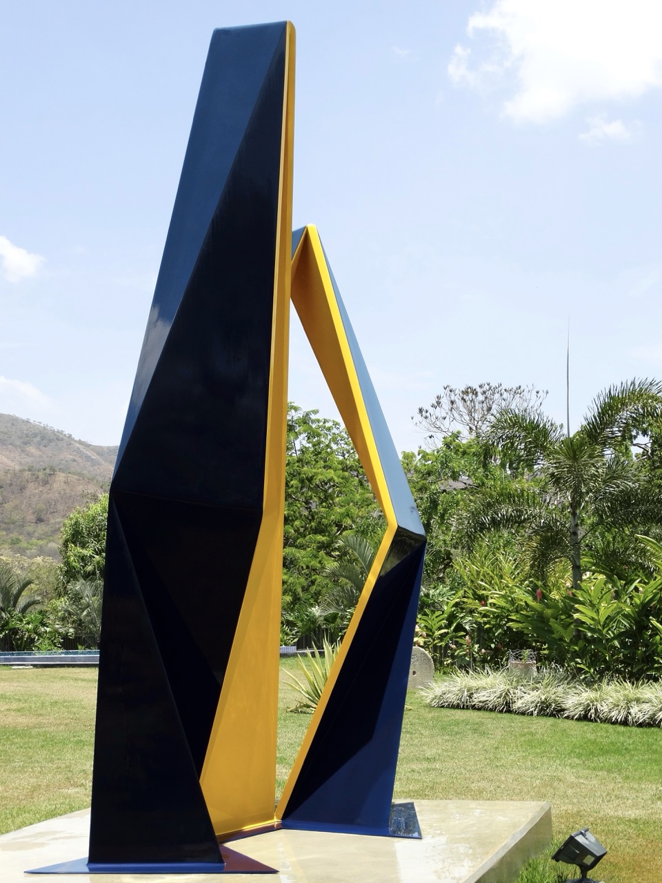 Anillos, de la serie Tensión (2013), Venezuela, escultura de William Barbosa — fotografía 5 de 6