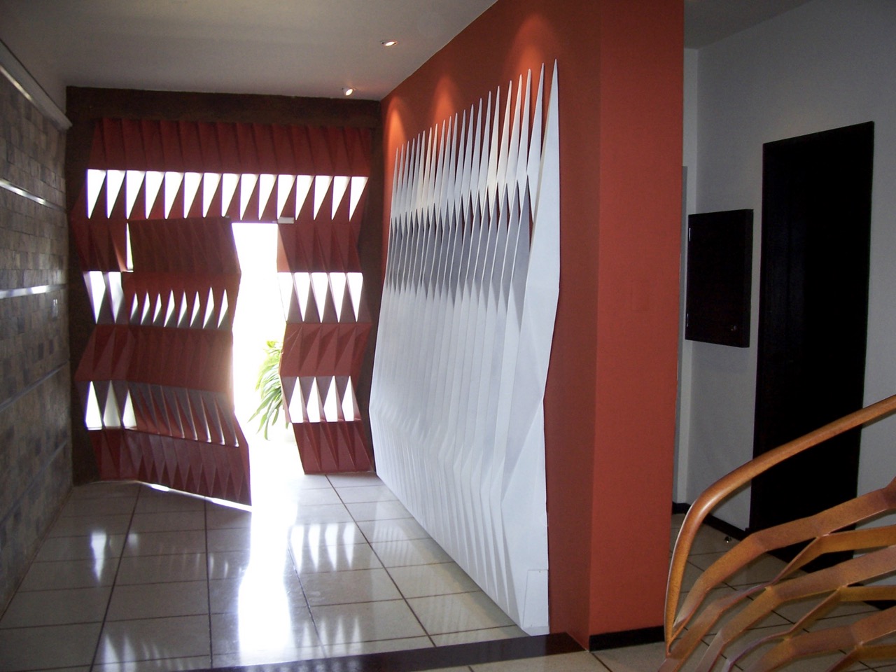 Sin título (2007), Venezuela, puerta escultórica de William Barbosa — fotografía 2 de 2