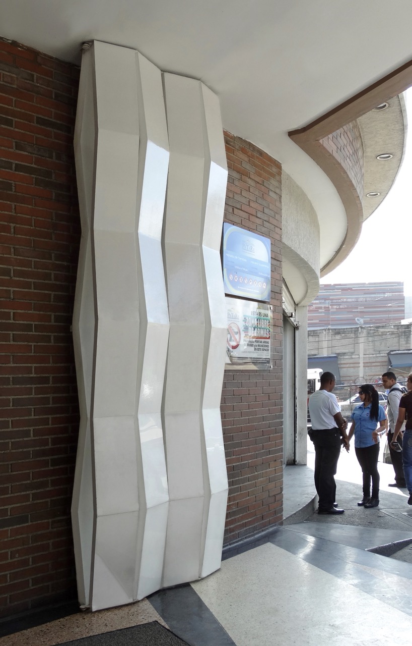 Sin título, Venezuela, puerta escultórica de William Barbosa — fotografía 3 de 3